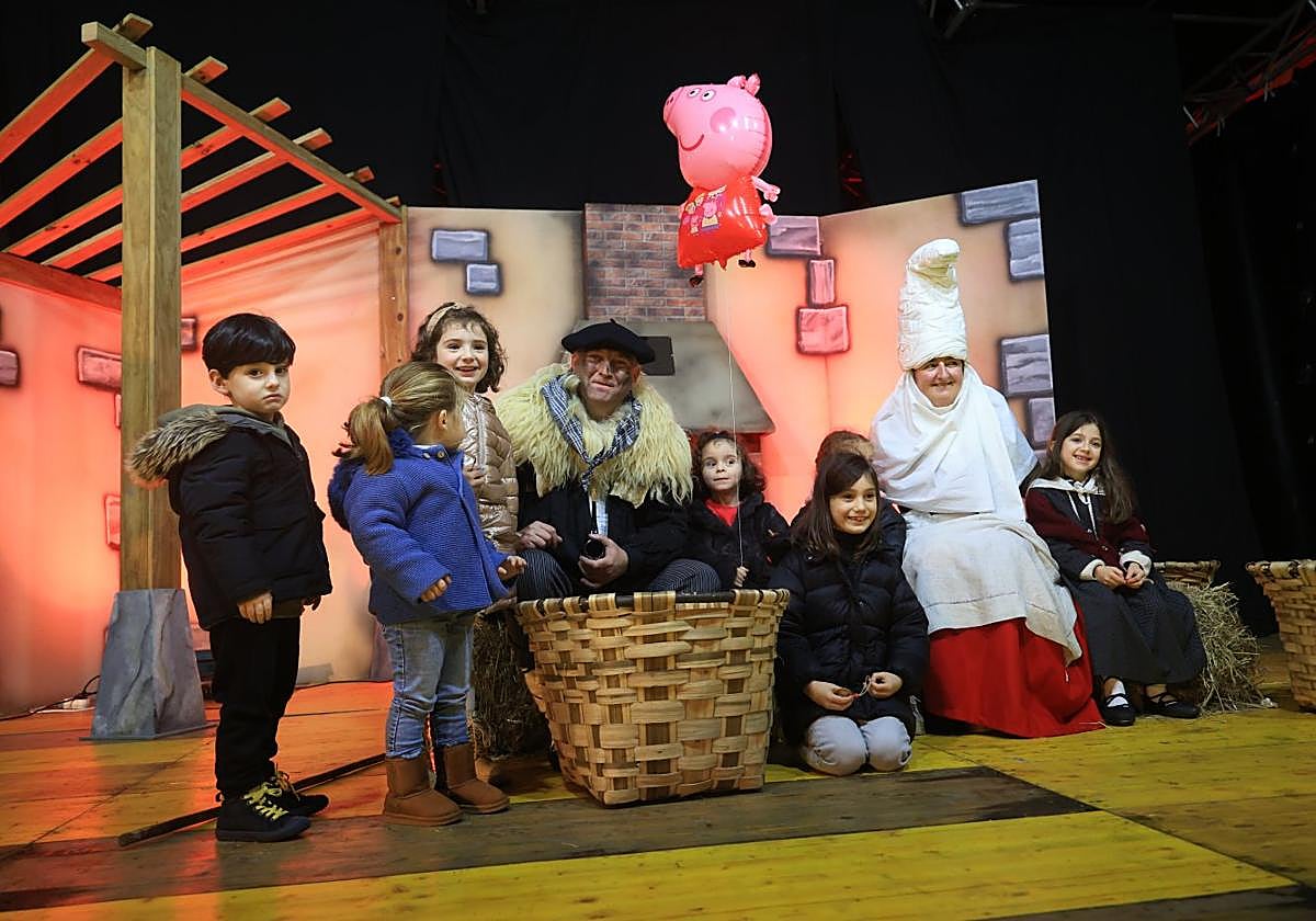 Olentzero no faltó a su cita con los txikis irundarras