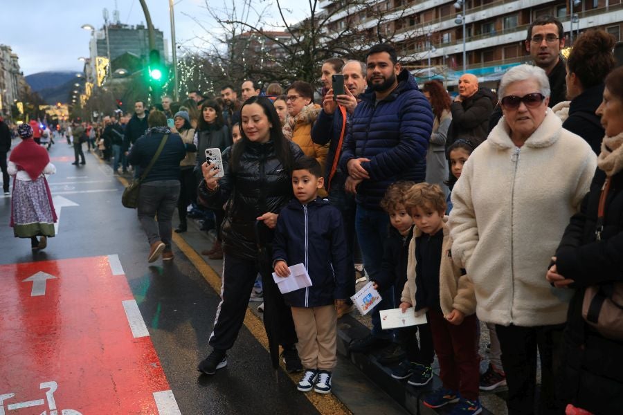 Las mejores imágenes del paso de Olentzero por Irun