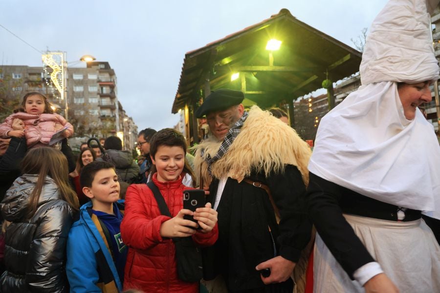 Las mejores imágenes del paso de Olentzero por Irun