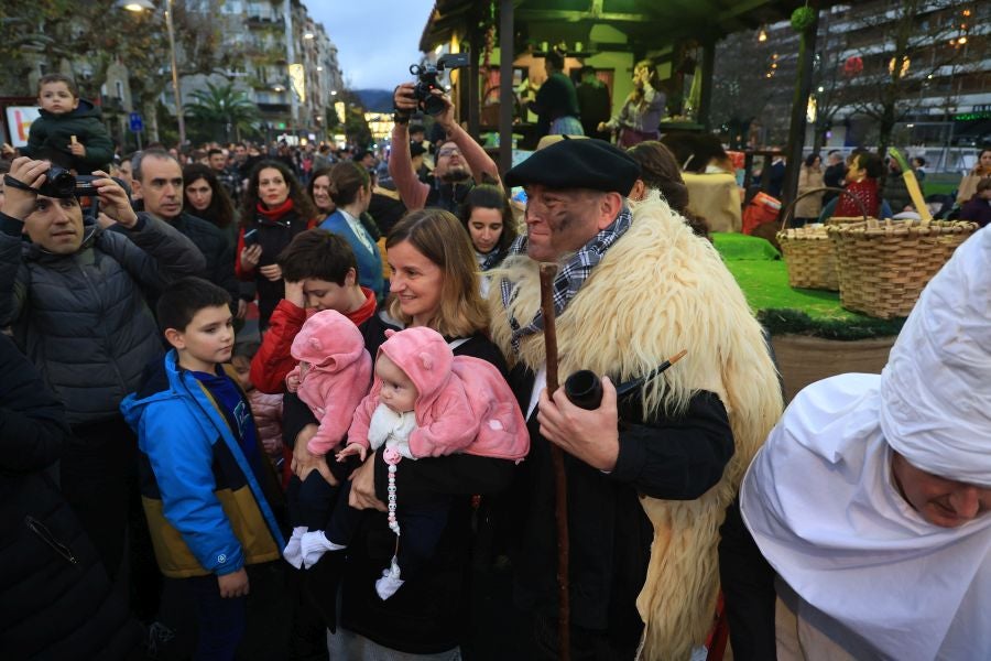 Las mejores imágenes del paso de Olentzero por Irun