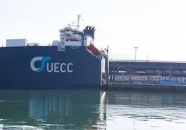 Innovación. Un buque de la naviera UECC,que será la primera empresa en beneficiarse del nuevopunto de suministro eléctrico.