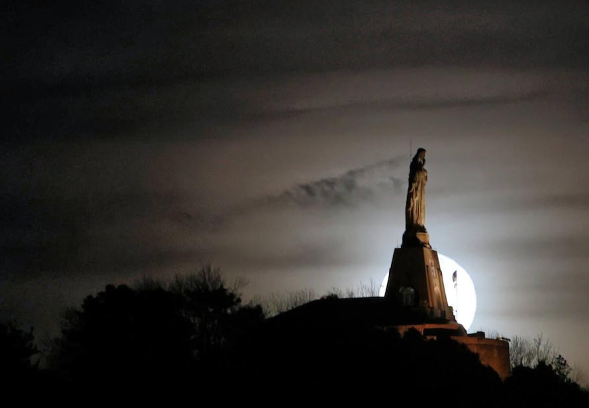 Imagen secundaria 1 - Espectacular Luna Fría en Donostia