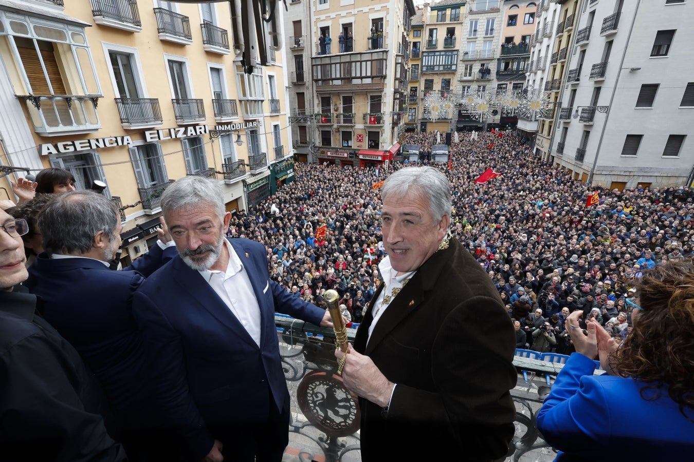 Asiron, nuevo alcalde de Pamplona en un clima de tensión