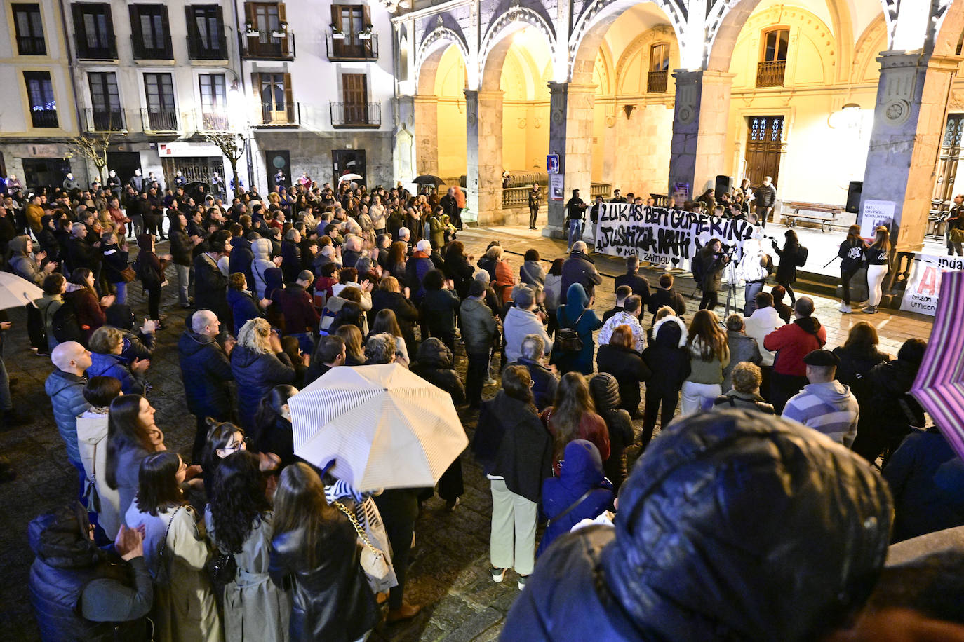 Emotivo homenaje a Lukas Agirre en Hernani