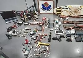 Material incautado por la Ertzaintza.