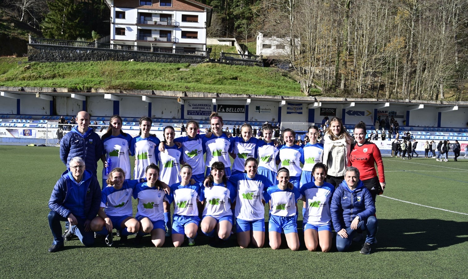 Caluroso homenaje a Irene Paredes en Legazpi