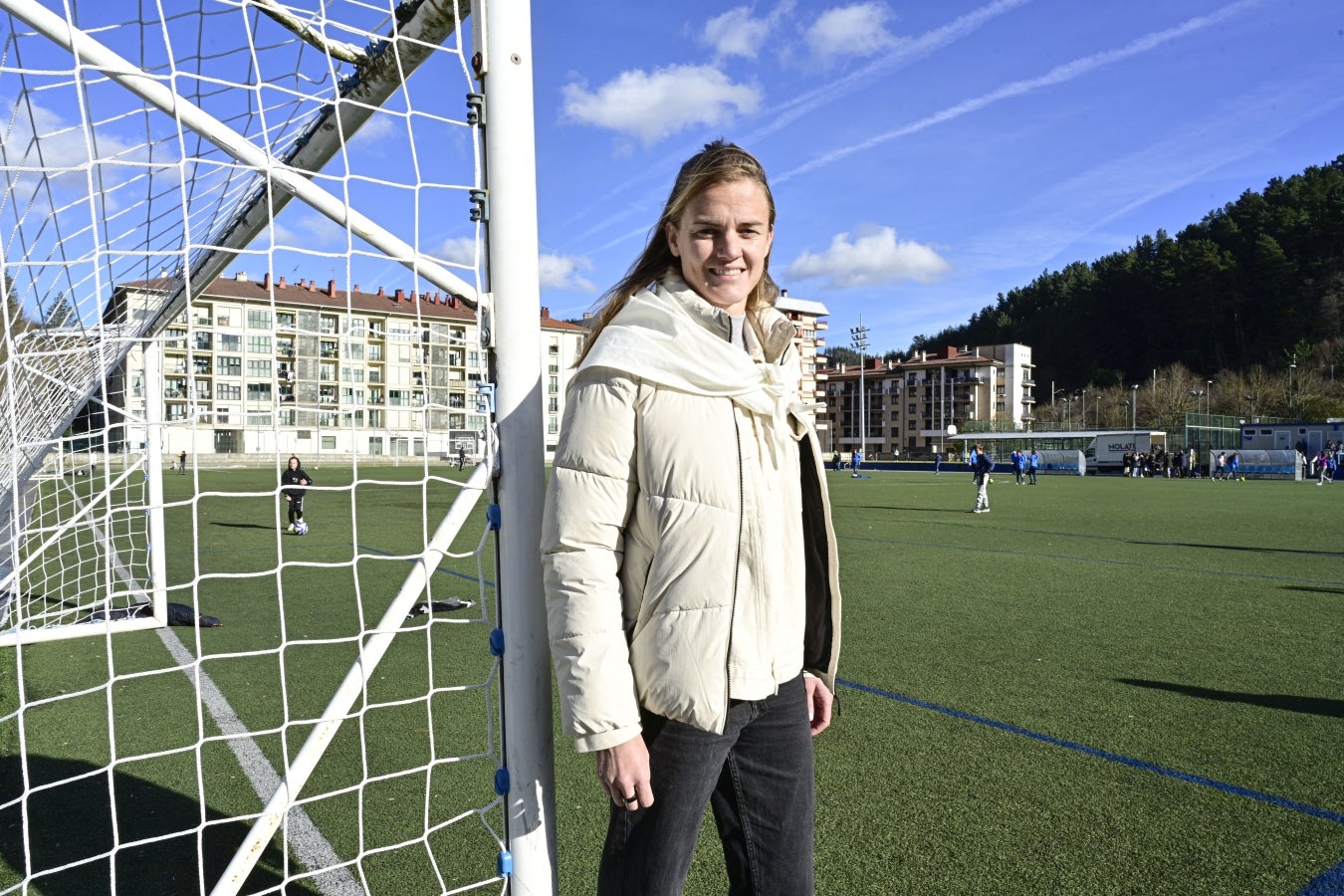 Caluroso homenaje a Irene Paredes en Legazpi