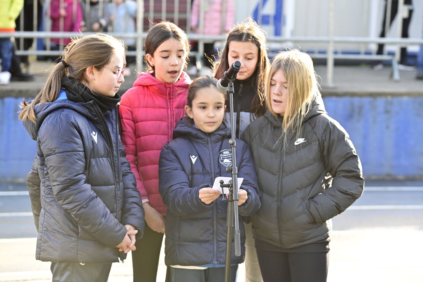 Caluroso homenaje a Irene Paredes en Legazpi