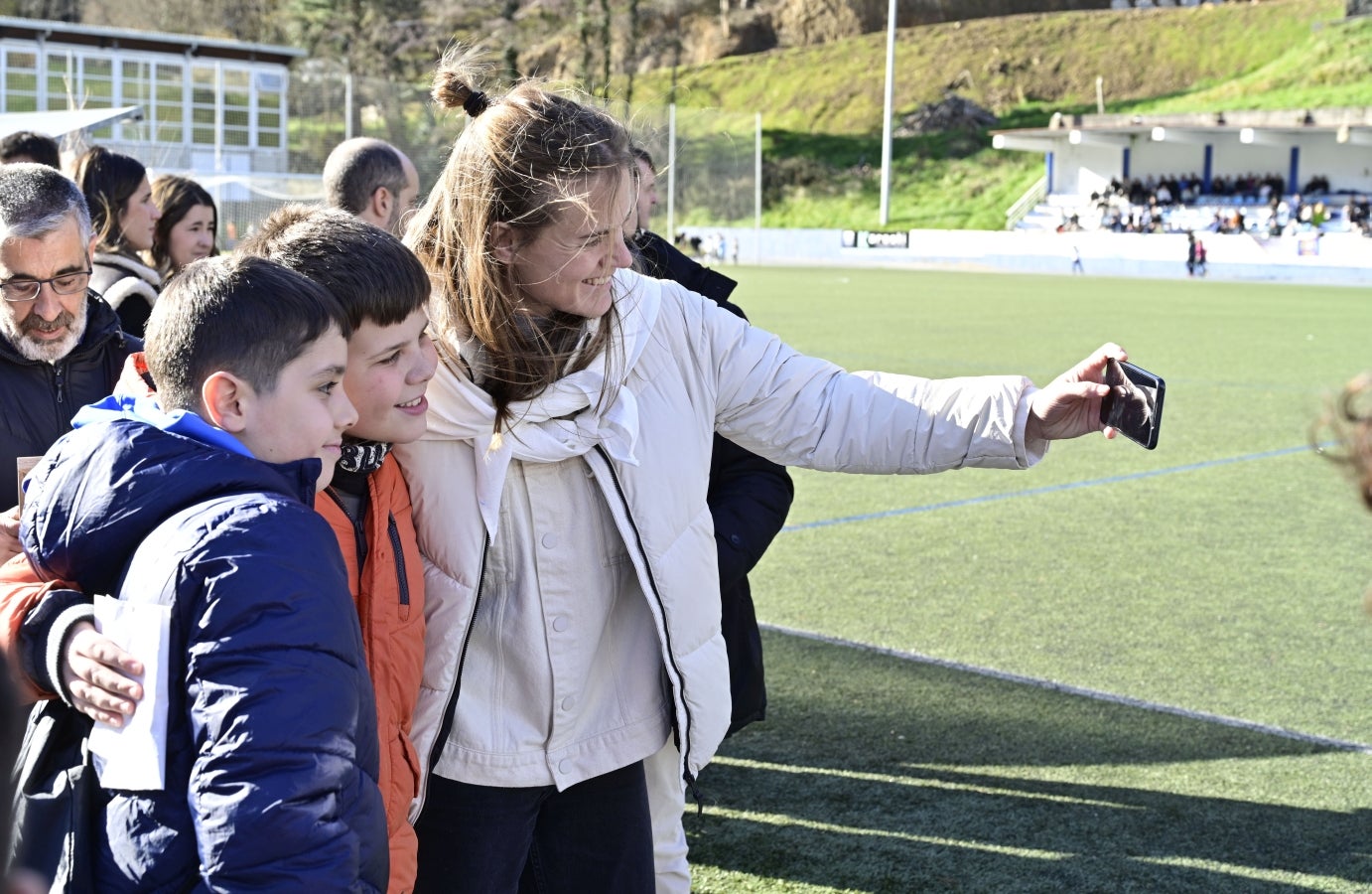 Caluroso homenaje a Irene Paredes en Legazpi