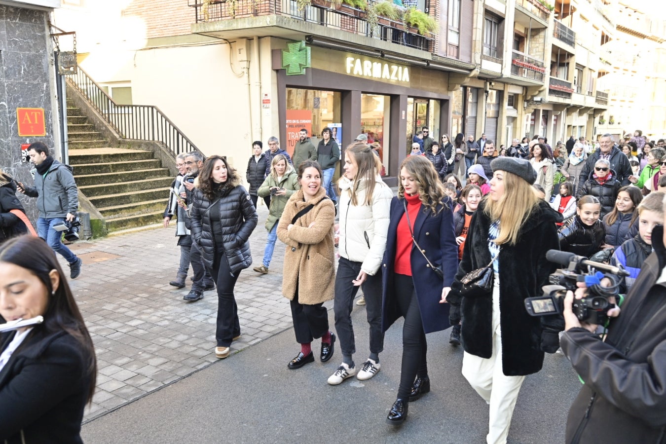 Caluroso homenaje a Irene Paredes en Legazpi