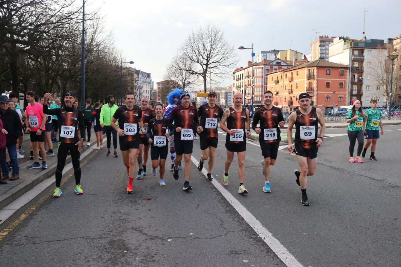 Errenteria disfruta de la San Silvestre