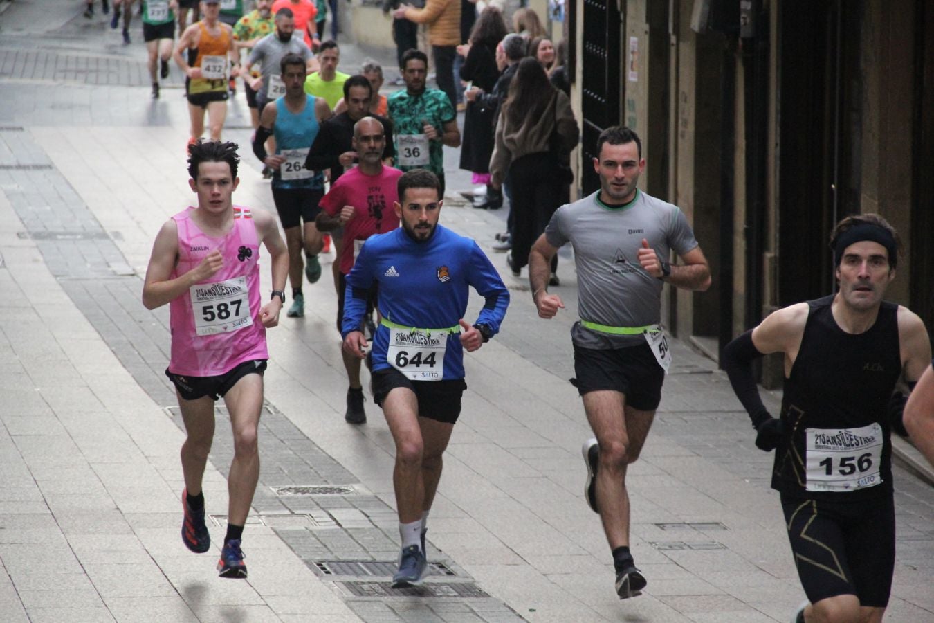 Errenteria disfruta de la San Silvestre