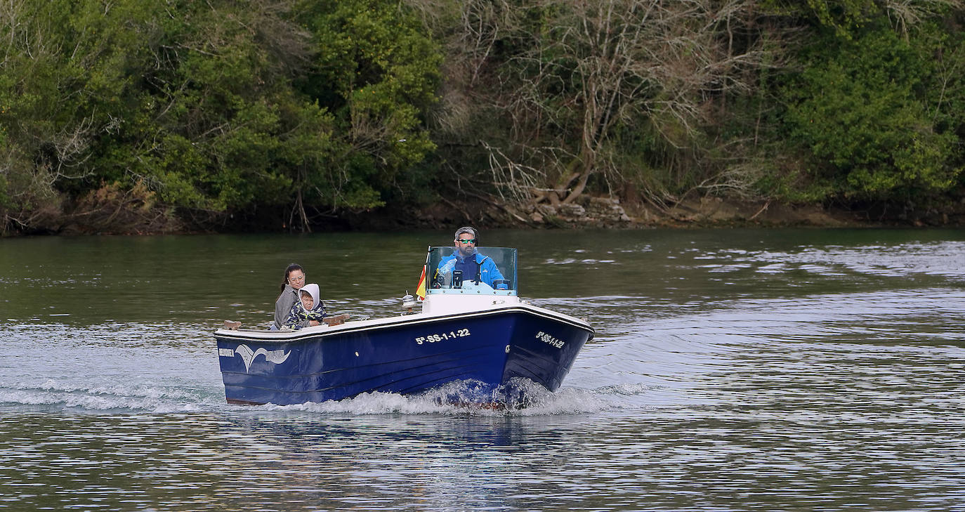 Fotos: Paseos solidarios por el Urumea