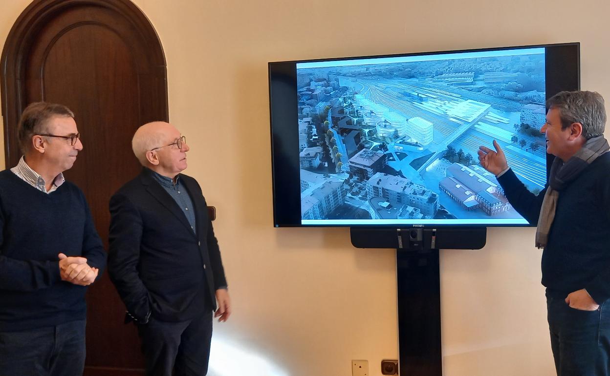 Los alcaldes de Burdeos y Baiona, Hurmic y Etchegaray, conocieron los proyectos de Vía Irun y de la nueva estación directamente del primer edil irundarra, José Antonio Santano. 