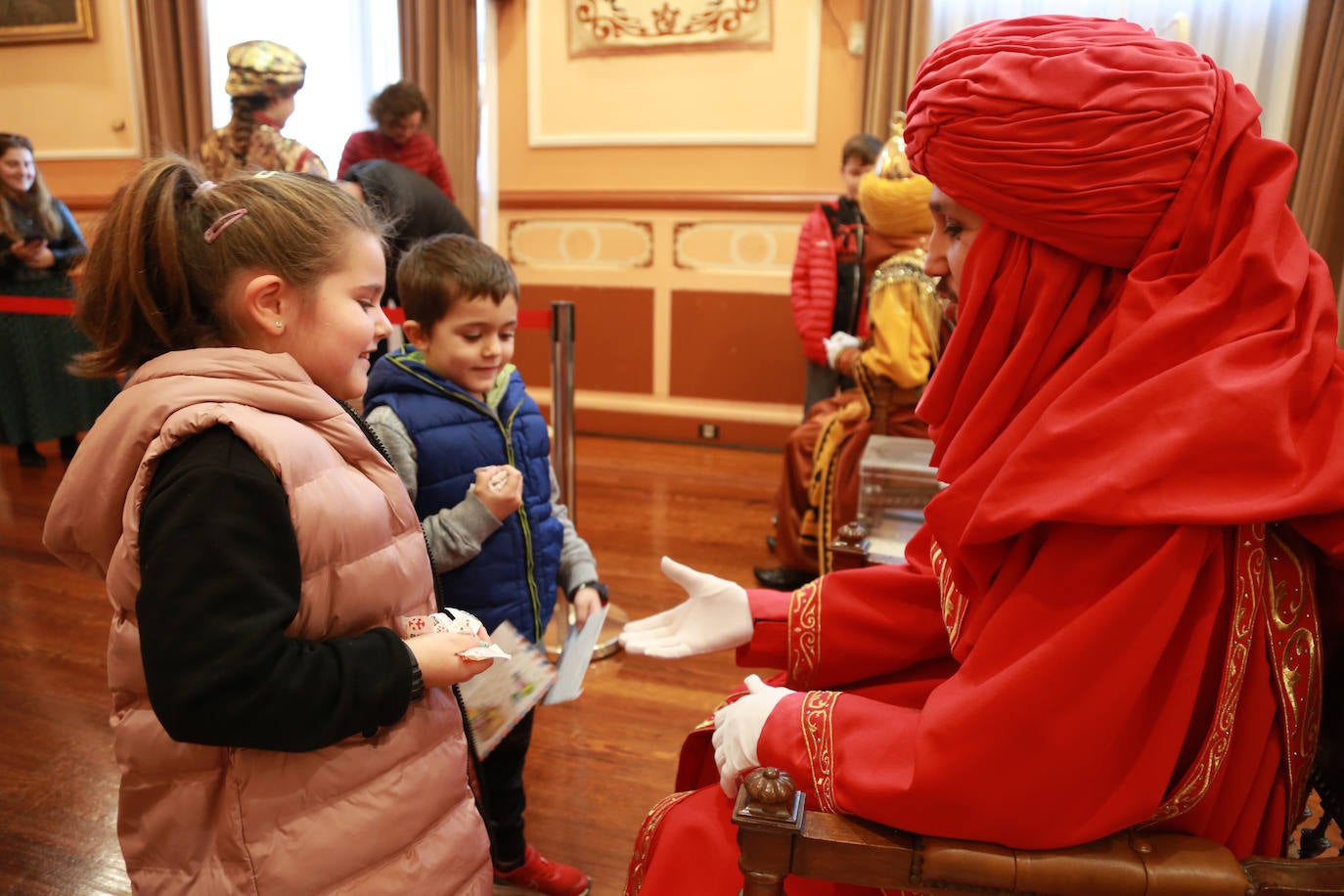 Fotos: Todo nervios en Irun antes de la llegada de los Reyes Magos