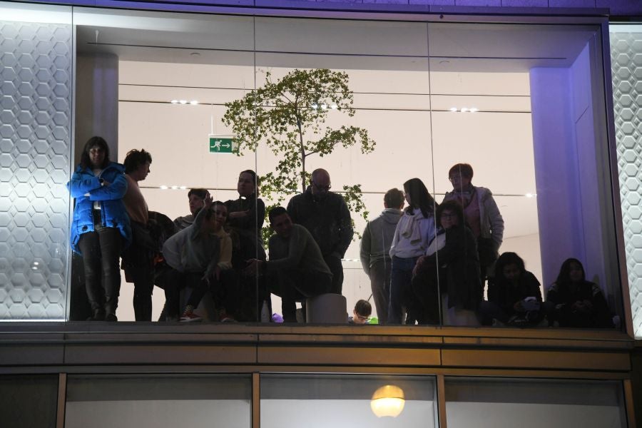 Melchos, Gaspar y Baltasar al inicio de la cabalgata en Donostia. 