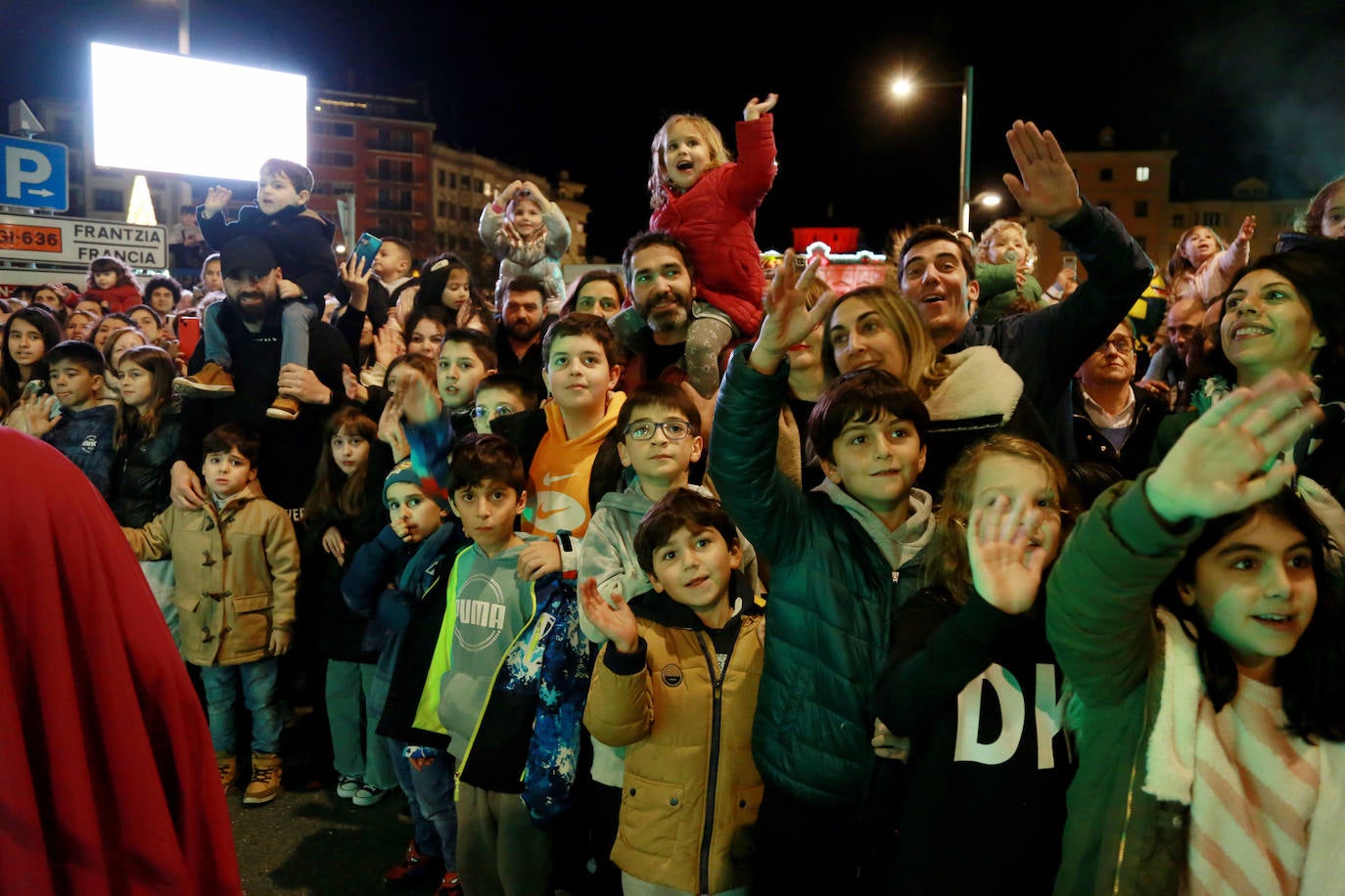 Los Reyes Magos, a su llegada en tren a Irun. 