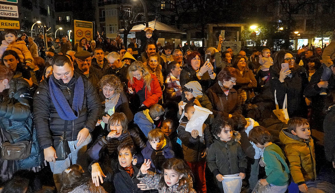 Fotos: Los Reyes Magos llegan de magia Errenteria