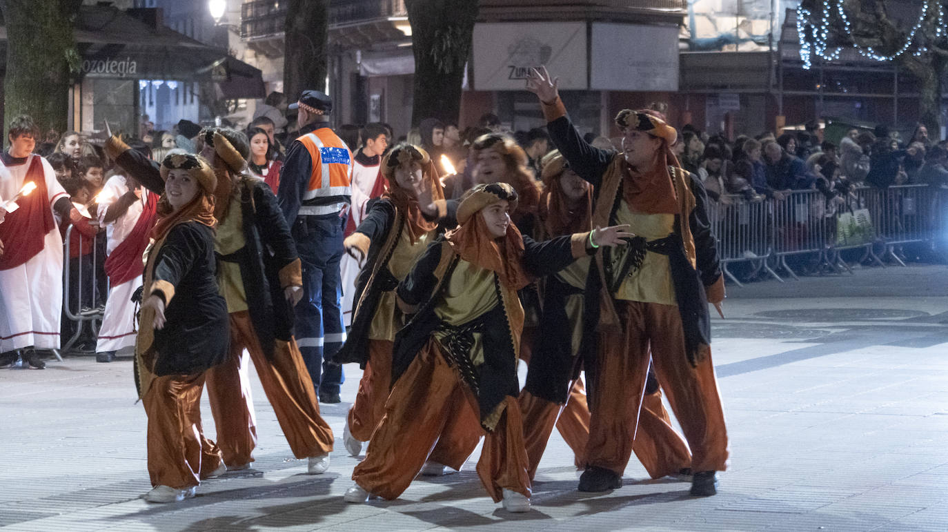 Fotos: Los Reyes Magos llegan de magia Errenteria