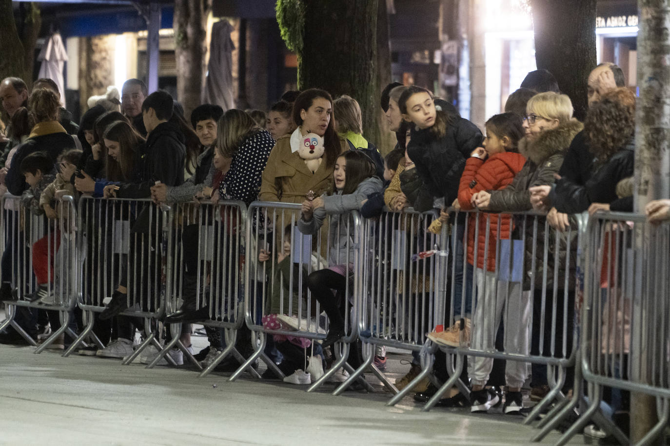 Fotos: Los Reyes Magos llegan de magia Errenteria