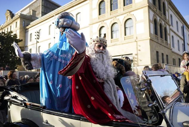 Fotos: Los Reyes reparten ilusión por Donostia