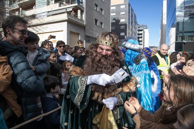 Fotos: Los Reyes reparten ilusión por Donostia