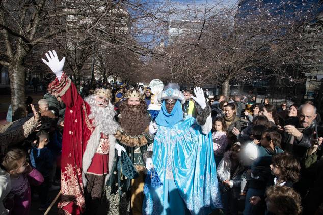 Fotos: Los Reyes reparten ilusión por Donostia