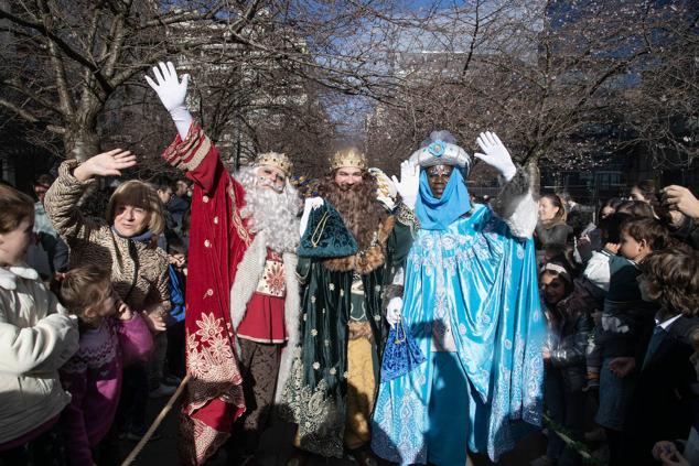 Fotos: Los Reyes reparten ilusión por Donostia