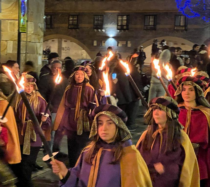 Fotos: Los Reyes reparten ilusión en Alto Urola