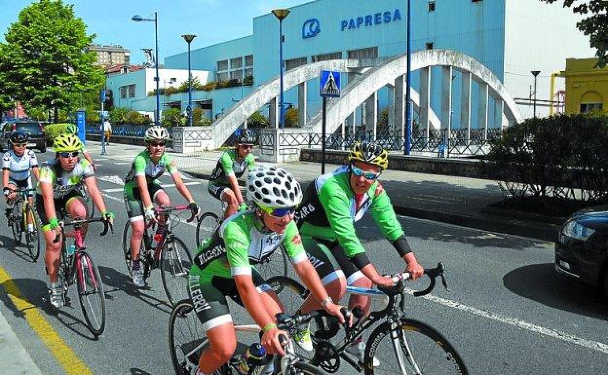 Zenbait zikloturista, Errenterian. 