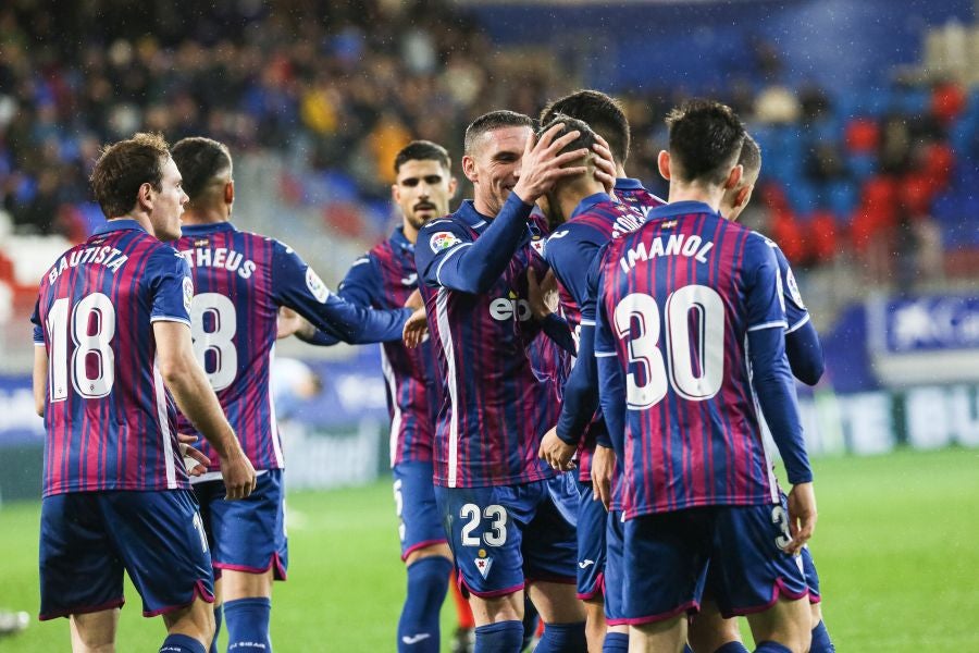 Fotos: El Eibar se impone al Ibiza en Ipurua