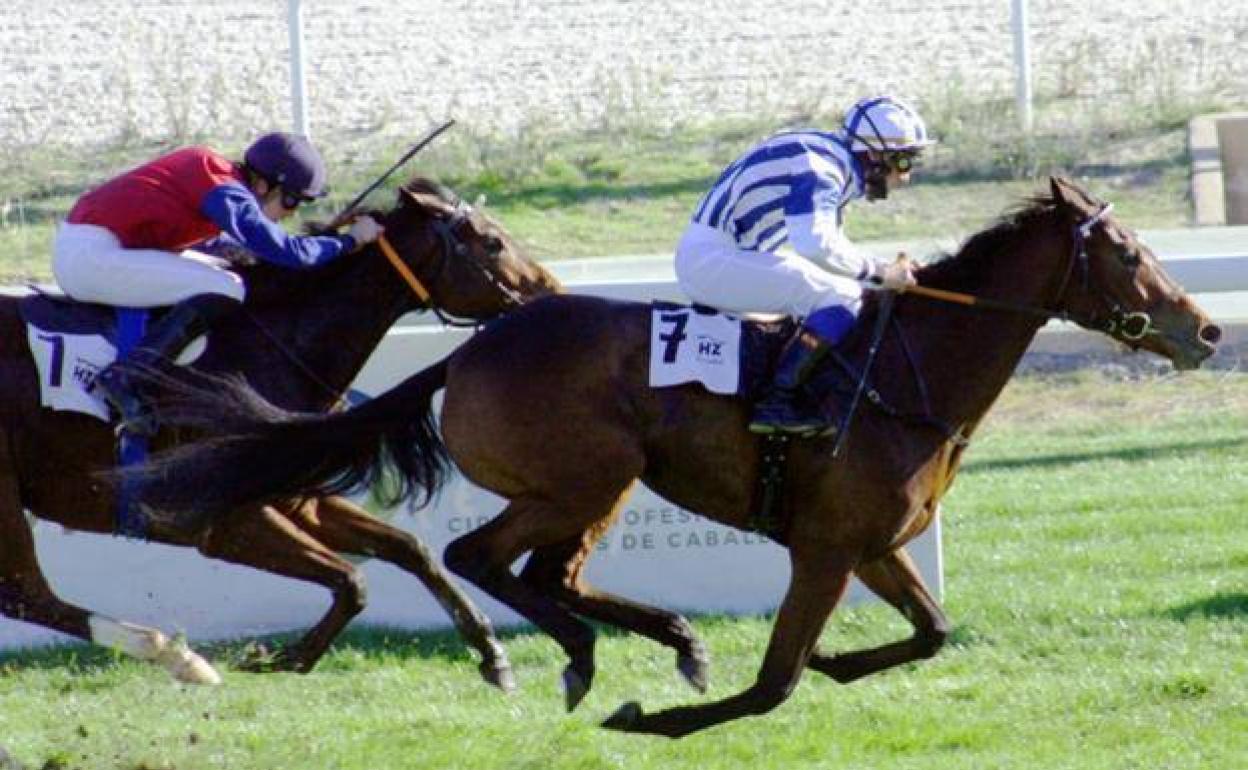 Arizkorreta estrena el año con triunfos en Pau y Sevilla