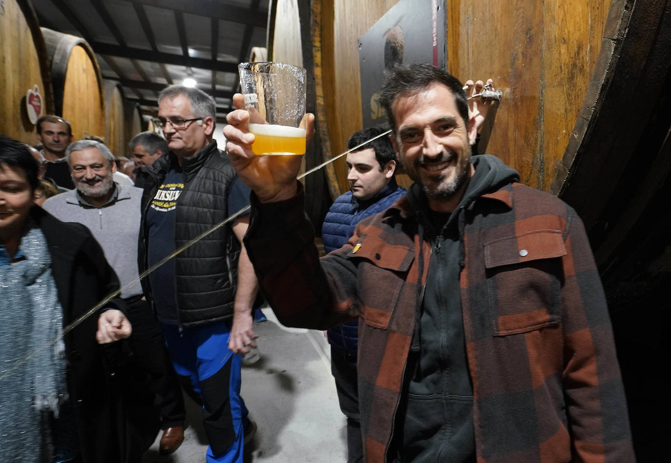 Fotos: La sidrería Saizar da la bienvenida a la nueva temporada