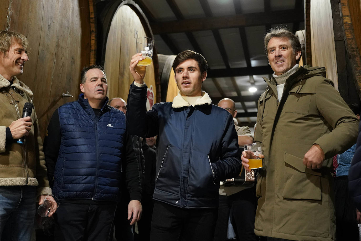 Fotos: La sidrería Saizar da la bienvenida a la nueva temporada