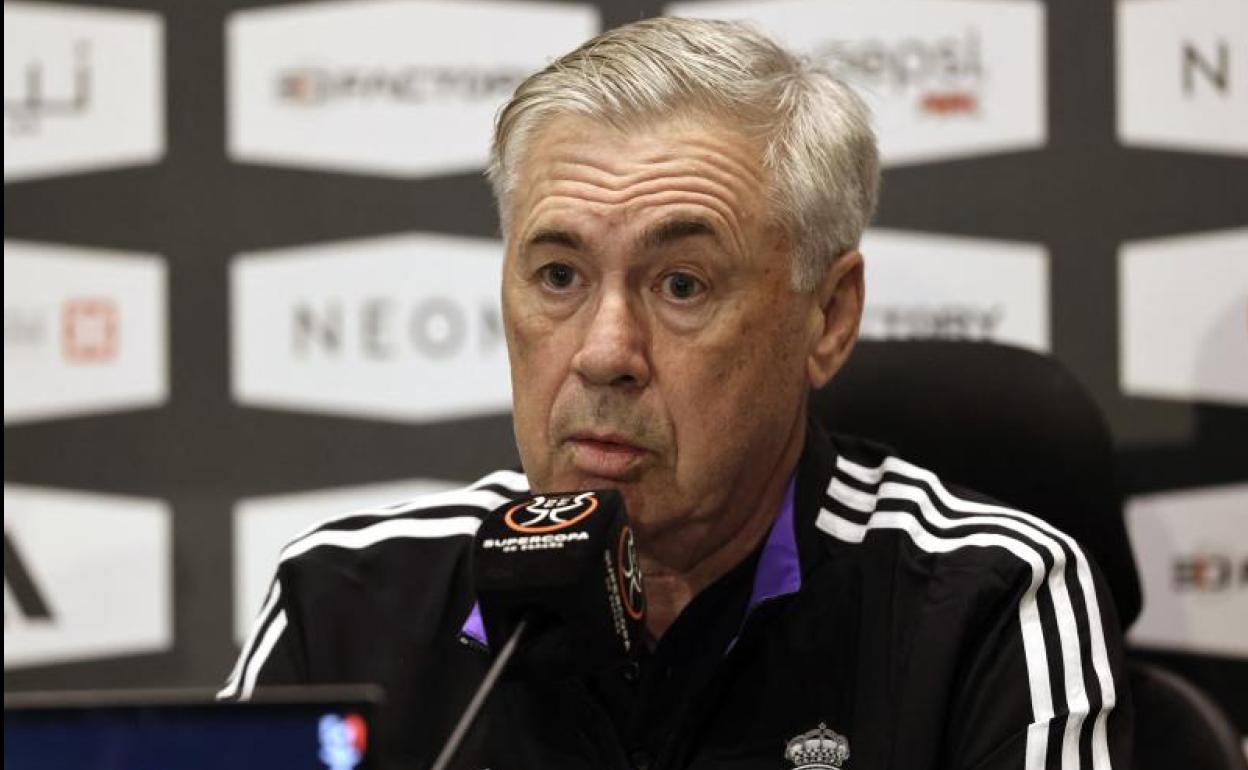 Carlo Ancelotti, durante la rueda de prensa en Riad. 