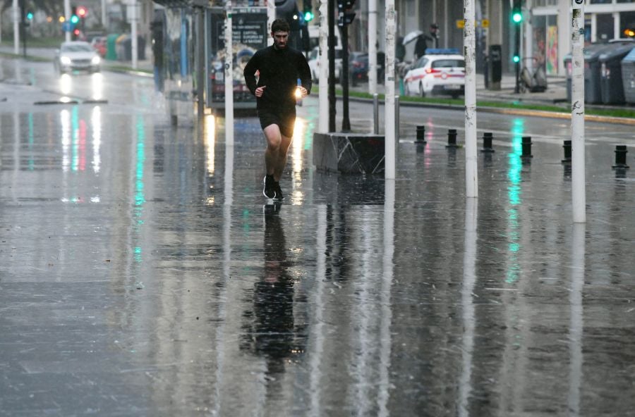 Fotos: Jornada gris y lluviosa