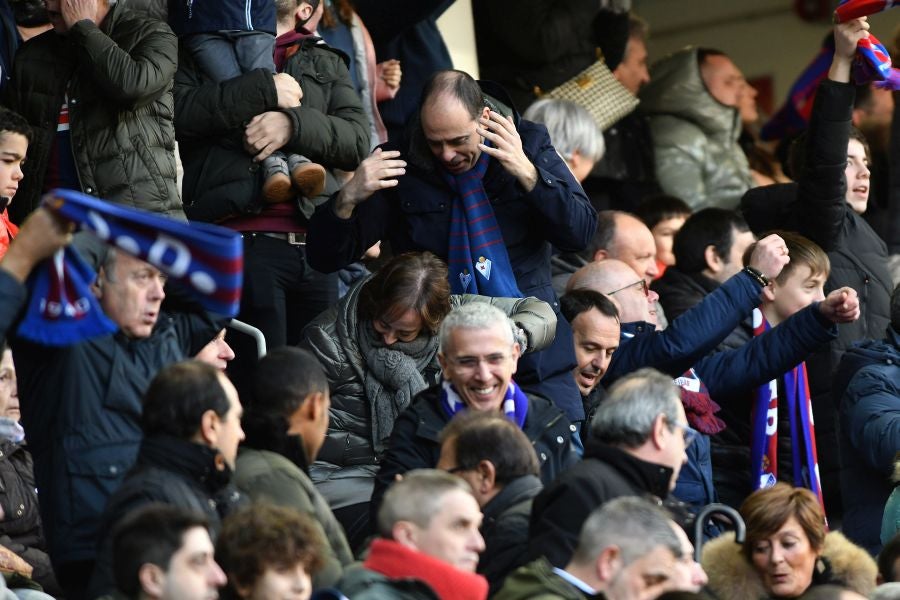 Fotos: El Eibar se hace más líder