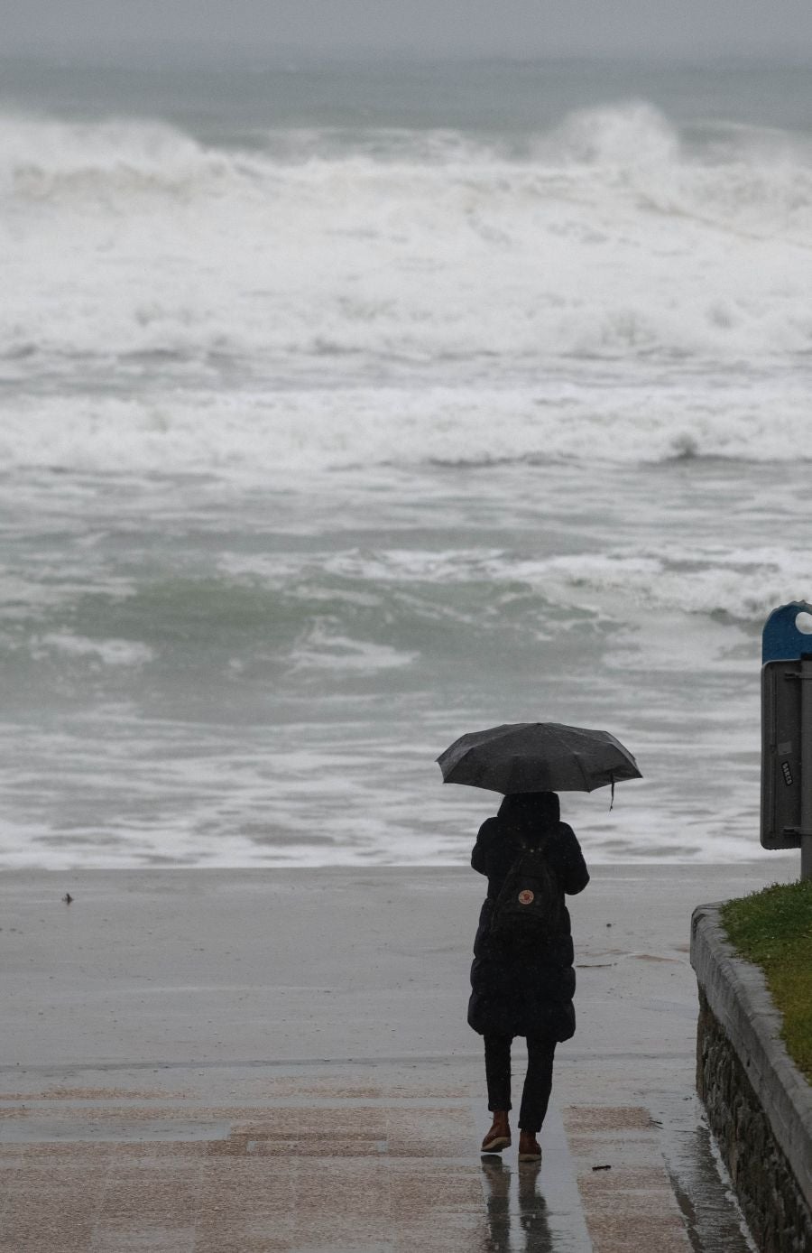 Fotos: Jornada desapacible con lluvia, viento y oleaje