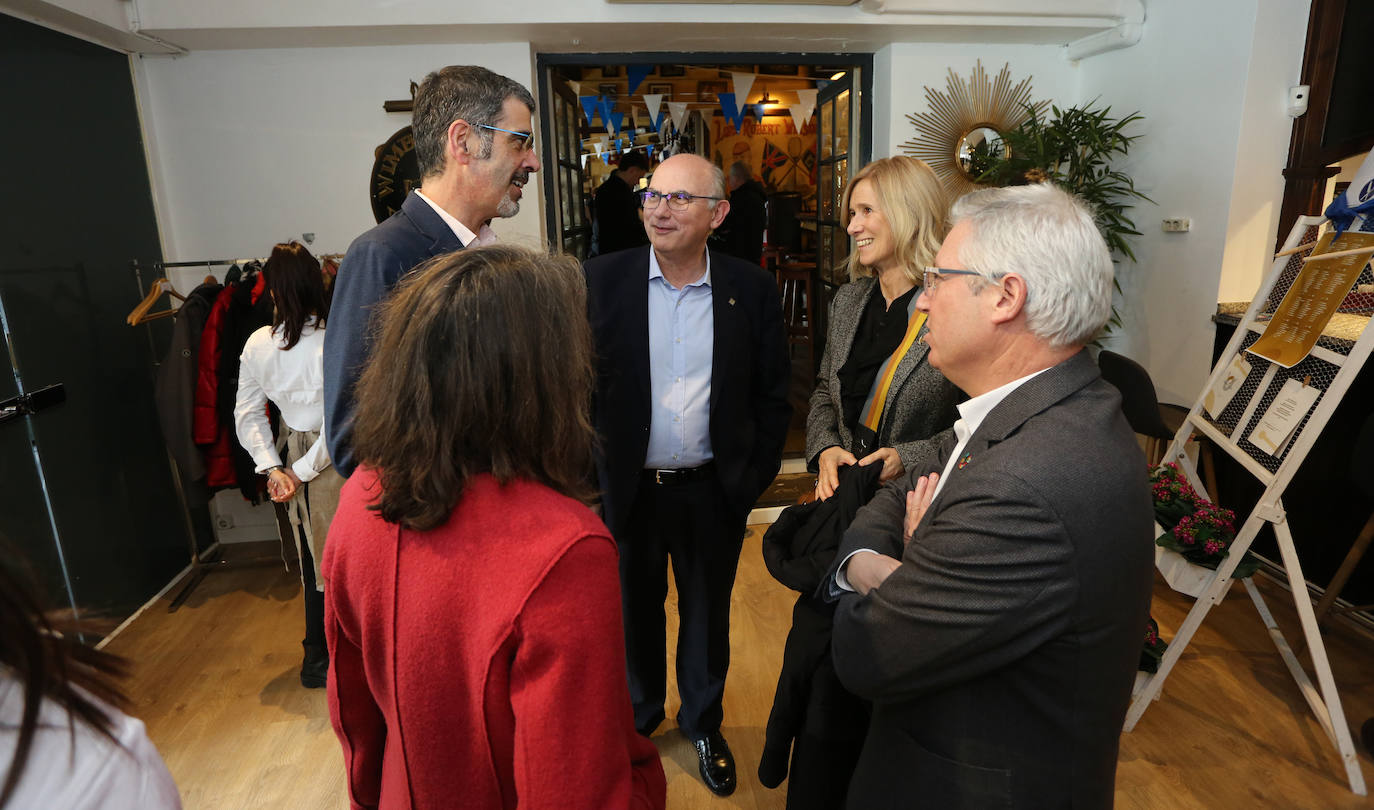DV rindió homenaje a los Tambores de Oro de Donostia.