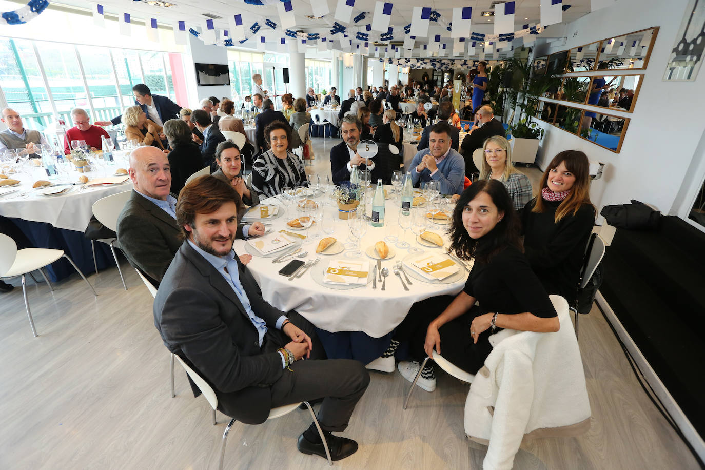 DV rindió homenaje a los Tambores de Oro de Donostia.