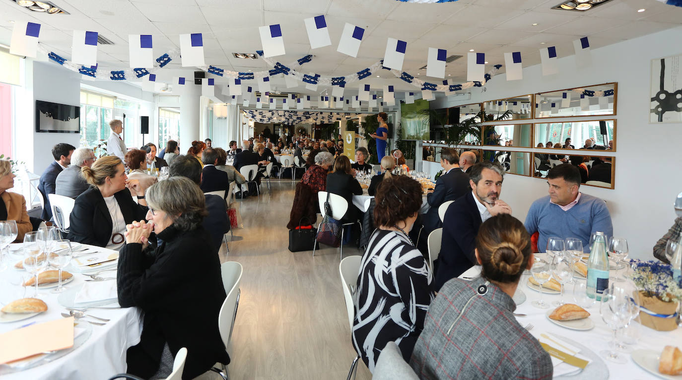 DV rindió homenaje a los Tambores de Oro de Donostia.