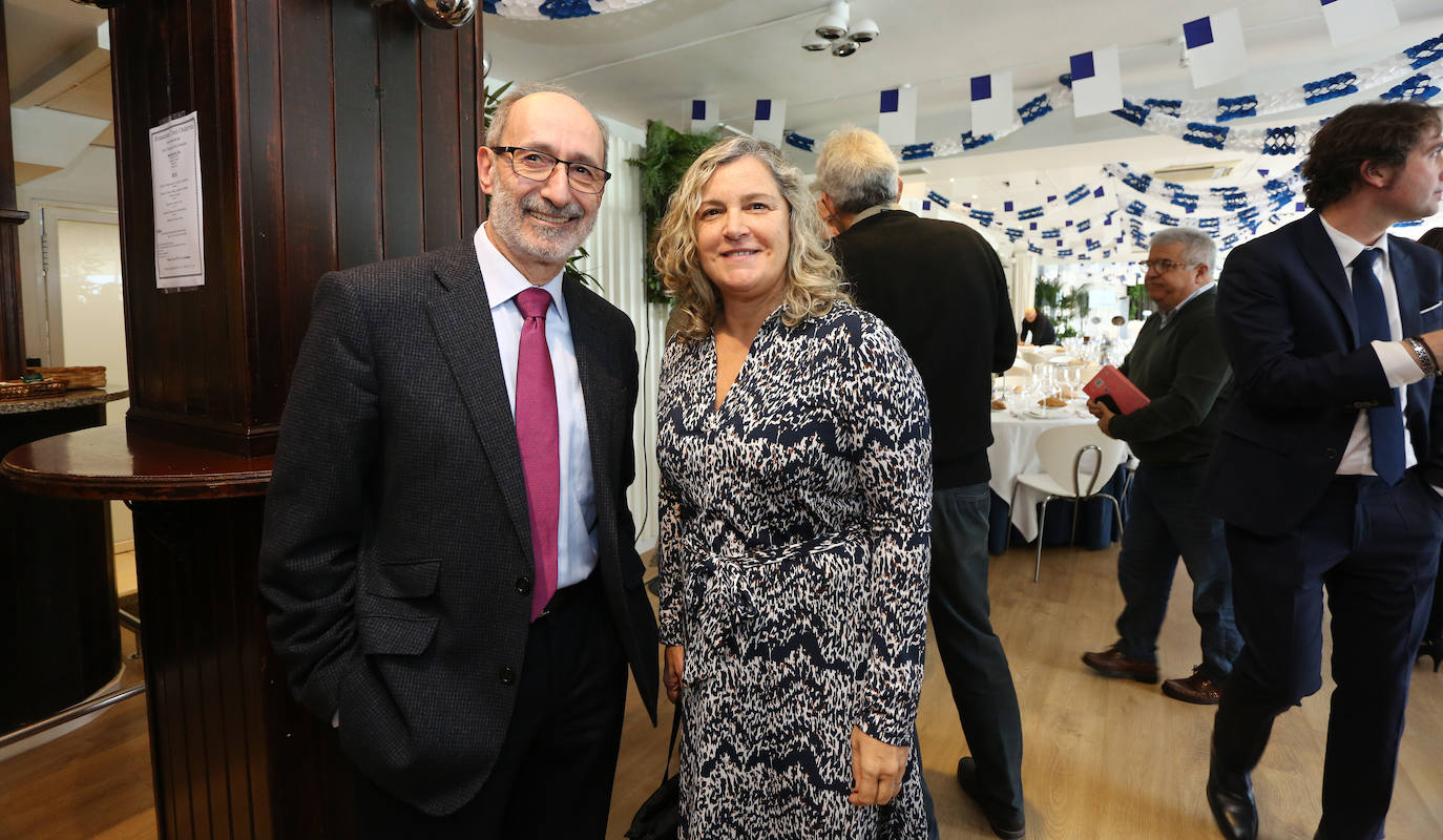 DV rindió homenaje a los Tambores de Oro de Donostia.