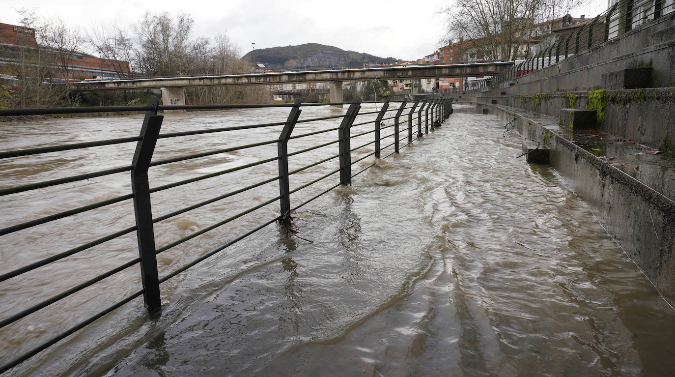 El río Oria ha aumentado el caudal.