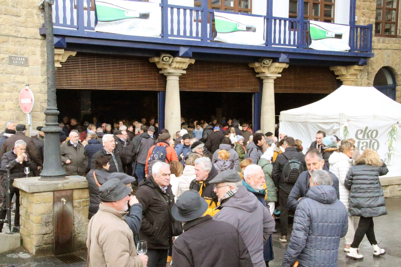 Fotos: El temporal no puede con la fiesta del txakoli