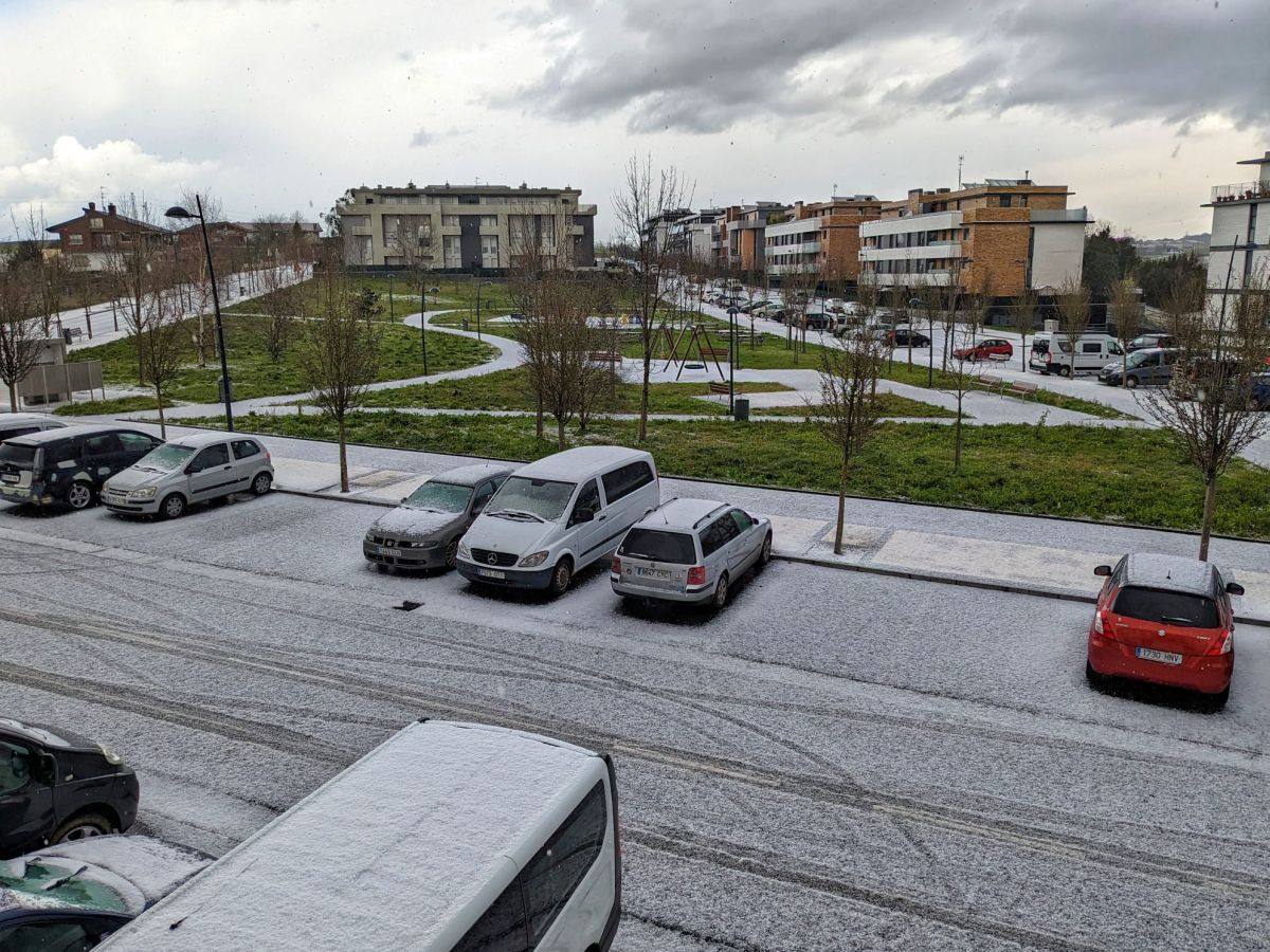 Fotos: Espectacular granizada en Lasarte-Oria