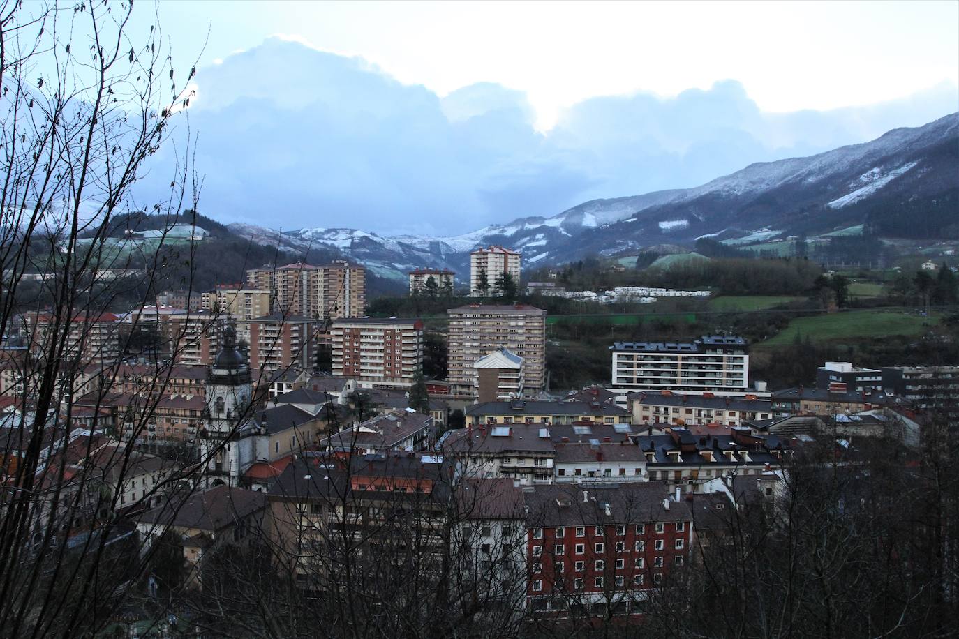 La nieve ha llegado a las cimas de los alrededores de Elgoibar.