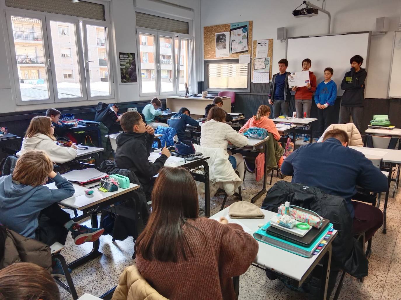 Fotos: Beasaingo La Sallen 1. DBHko ikasleek burututako Diversity proiektuak