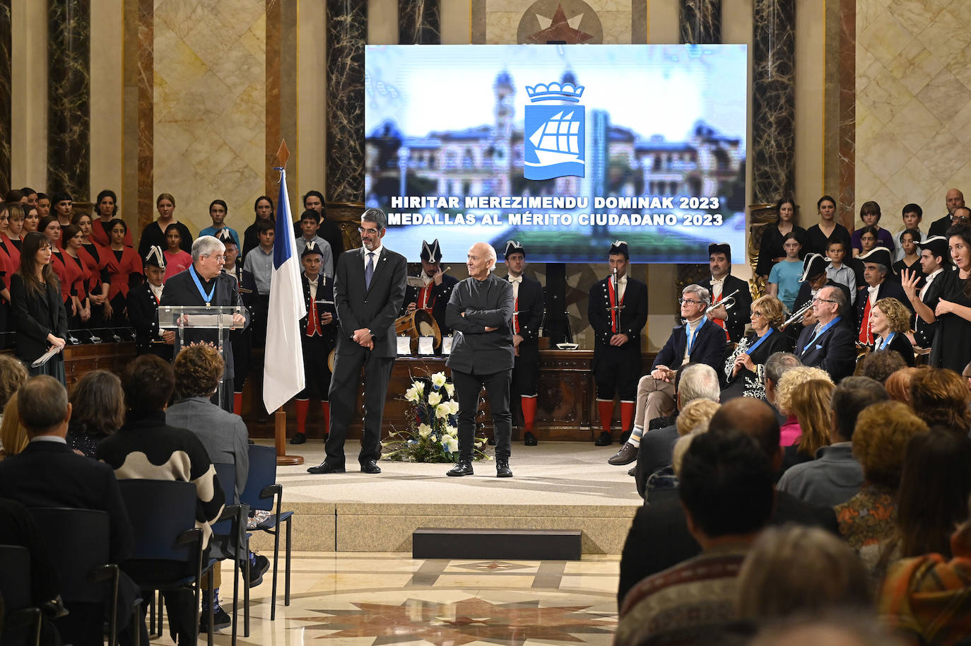 Fotos: Donostia homenajea a los artífices de una ciudad mejor