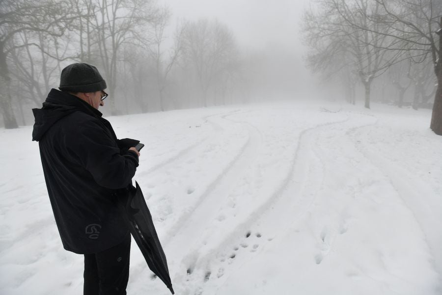 Fotos: El alto de Arrate, cubierto de nieve