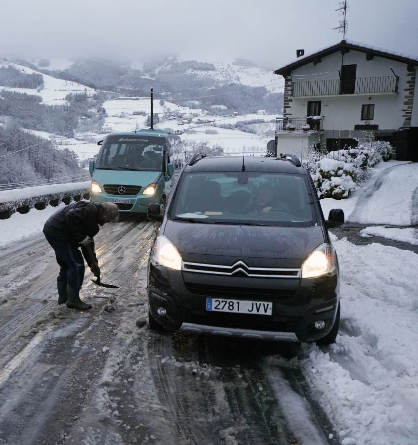 Fotos: El temporal de nieve remite poco a poco